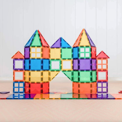 Schloss mit den Magnetbausteinen von Connetix in bunten Farben