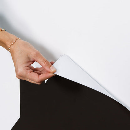 Magnettafel Stadt für Kinder, die Magnettafel hat einen repositionieraren Kleber, sodass man sie rückstandslos von der Wand entfernen kann. 