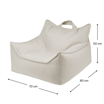 Der Sessel für Kinder ist 70 x 80 x 50 cm groß 